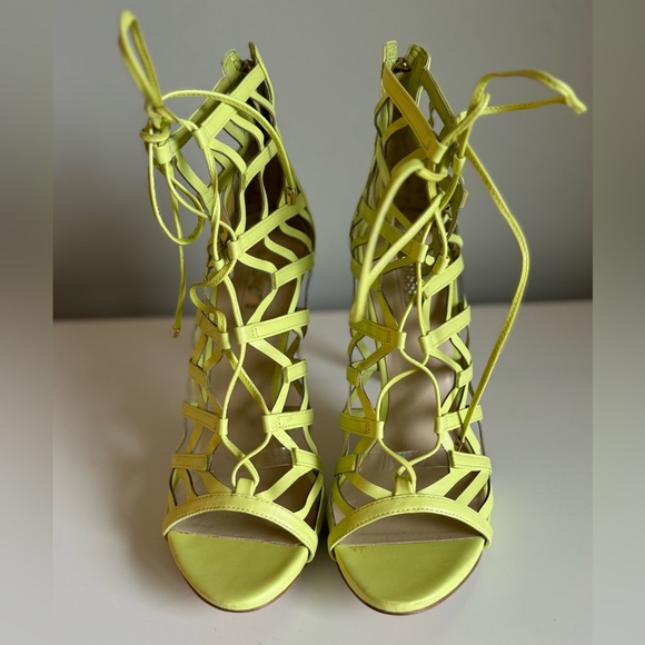 Heels Guess , size 9 - Picture 6 of 11